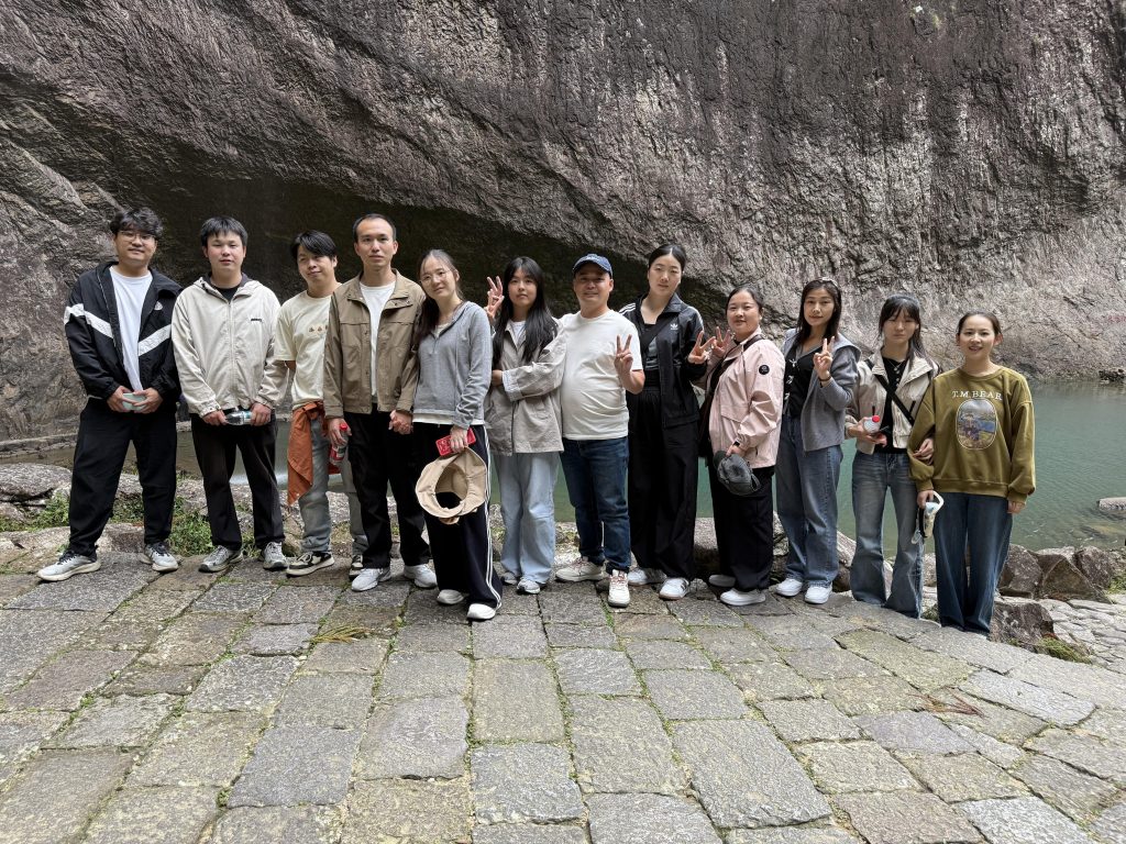 2025.10.26销售部雁荡山团建1